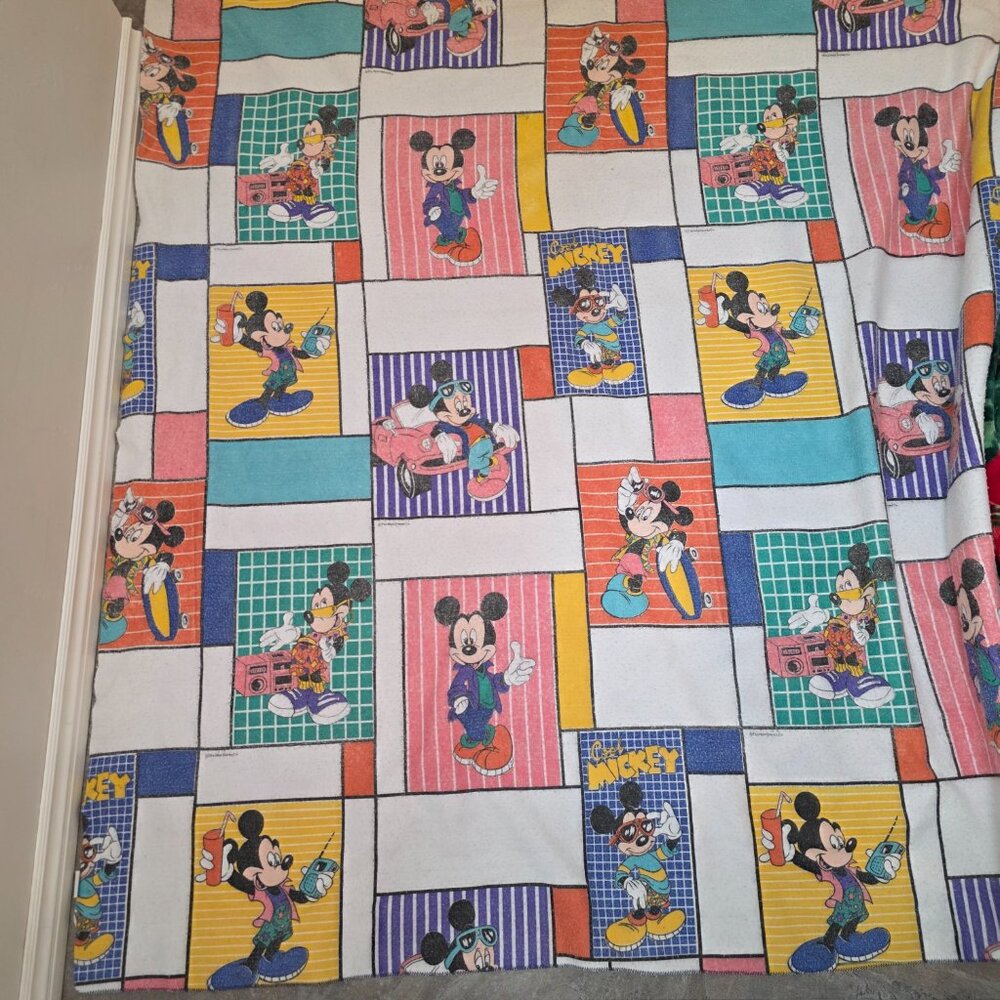 Vintage Walt Disney Co.  Mickey Mouse Comforter Blanket   -  colorful TWIN 86x68